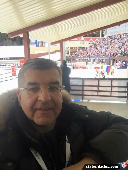 john12 - date a American, 100% free john12