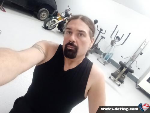 mike81 - date a American, 100% free mike81