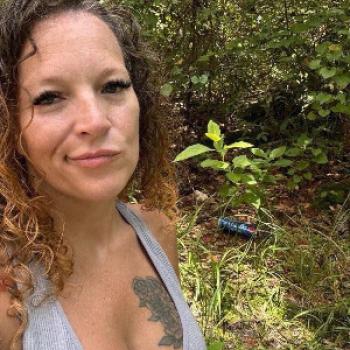 avery spoofed photo banned on states-dating.com